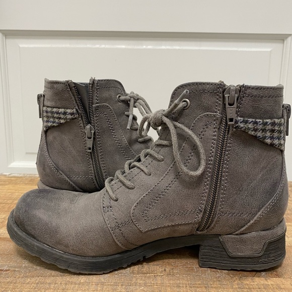 White Mountain grey ankle boots size 6.5. - Picture 7 of 7